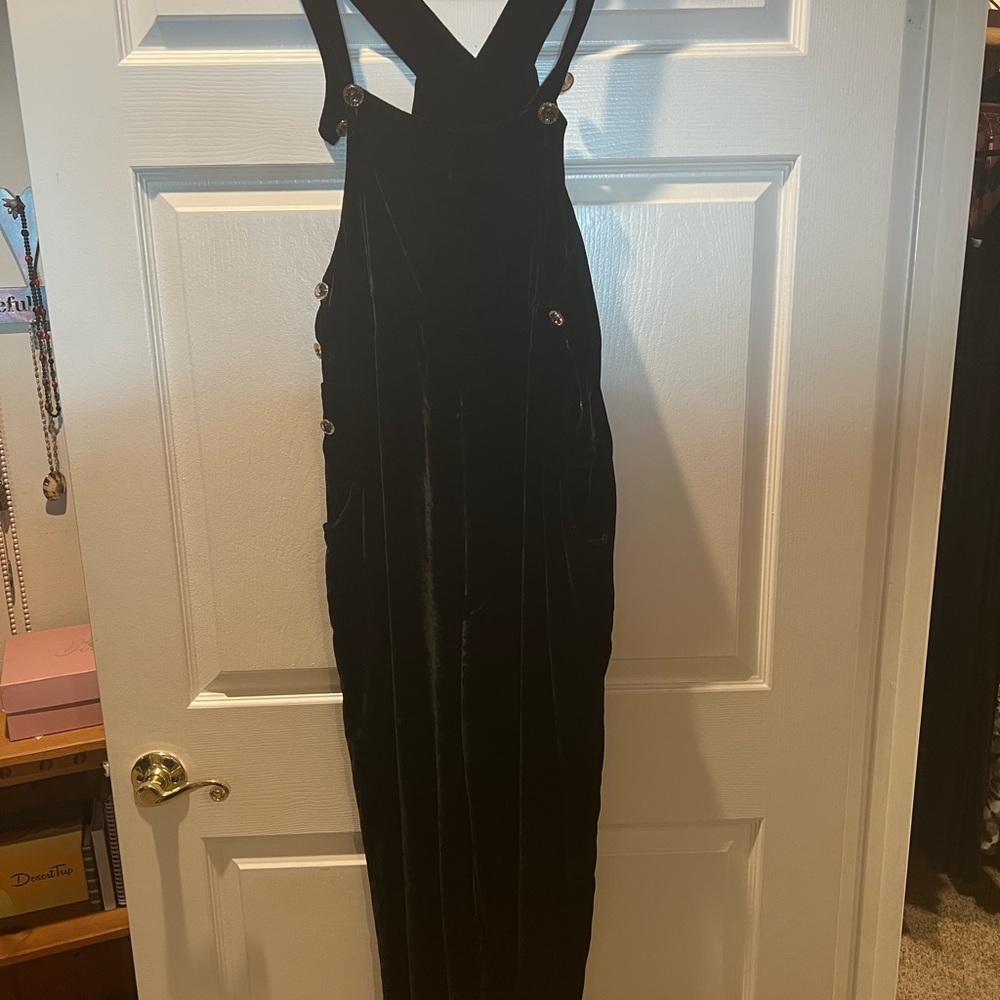 Elegant Black Velvet Jumpsuit